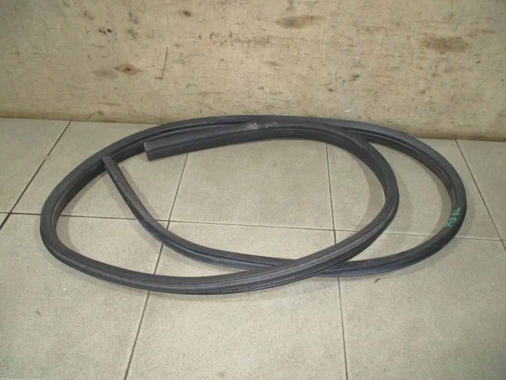 Уплотнитель двери Ford Focus 2012 3