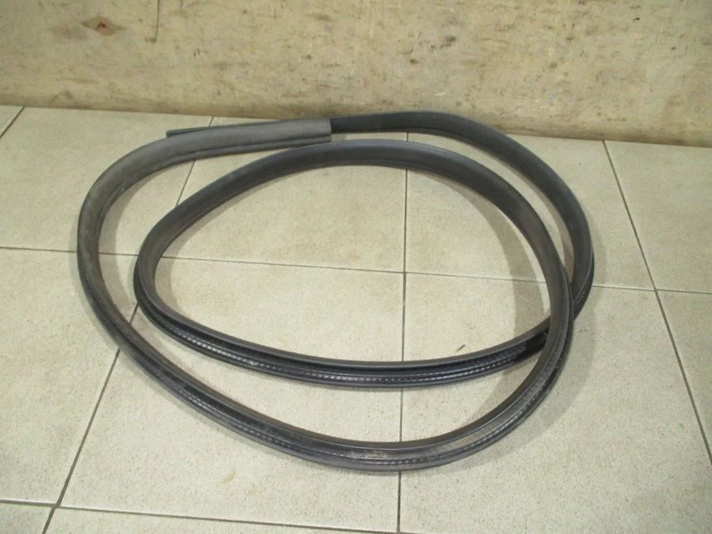 Уплотнитель двери Ford Focus 2012 3