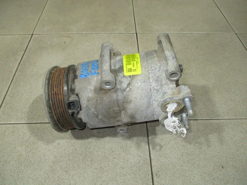 Компрессор кондиционера Ford Focus 2012 3