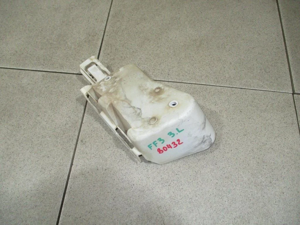 Кронштейн заднего бампера левый Ford Focus 2012 3