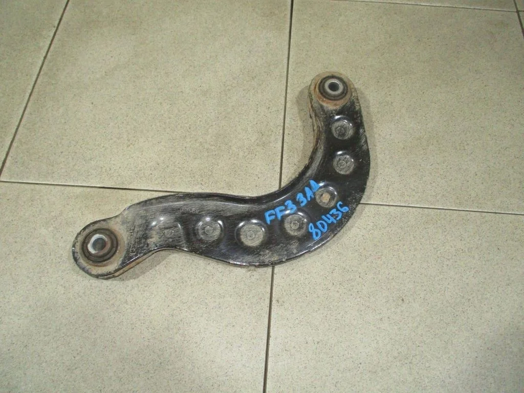 Рычаг задний верхний Ford Focus 2012 3