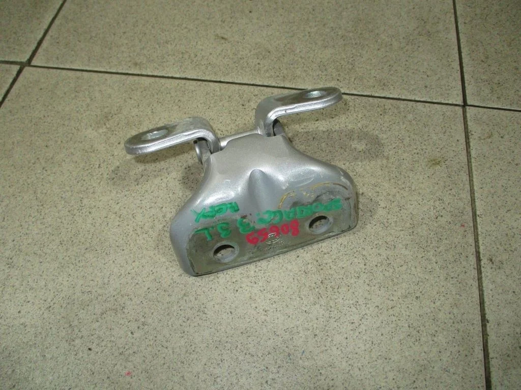 Петля двери задней левой верхняя Kia Sportage 3 2015 SL