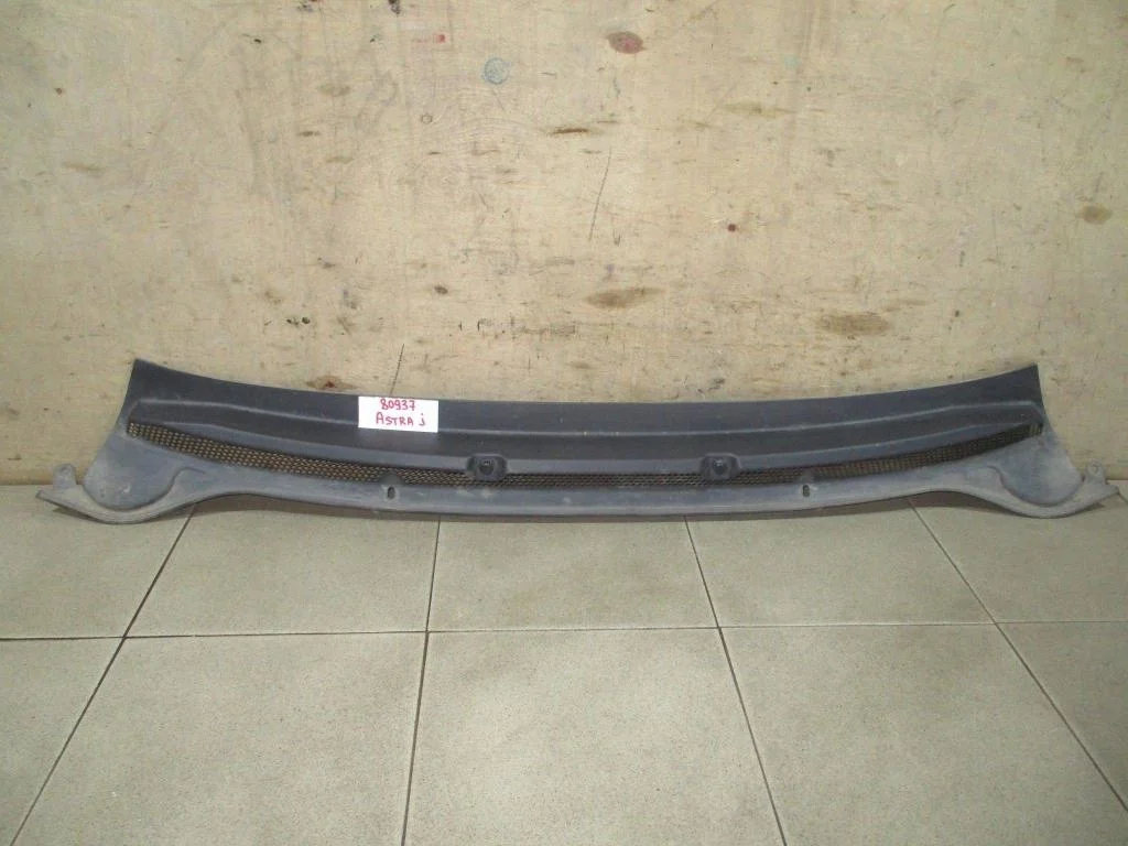 Решетка стеклоочистителя Opel Astra J
