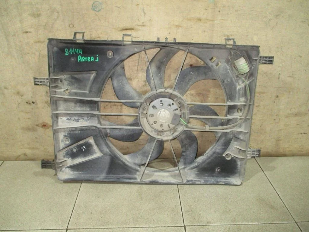 Вентилятор радиатора Opel Astra J