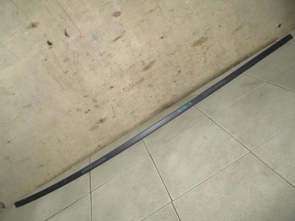 Молдинг крыши правый Opel Astra J