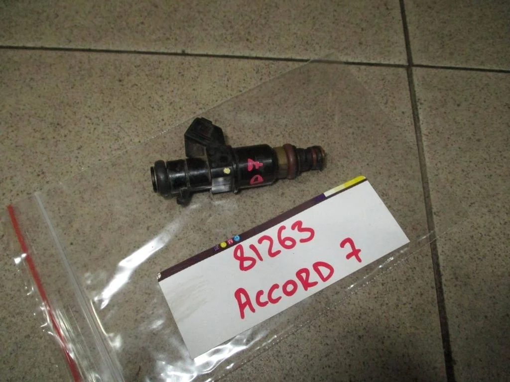 Форсунка топливная Honda Accord 7 2005 CL