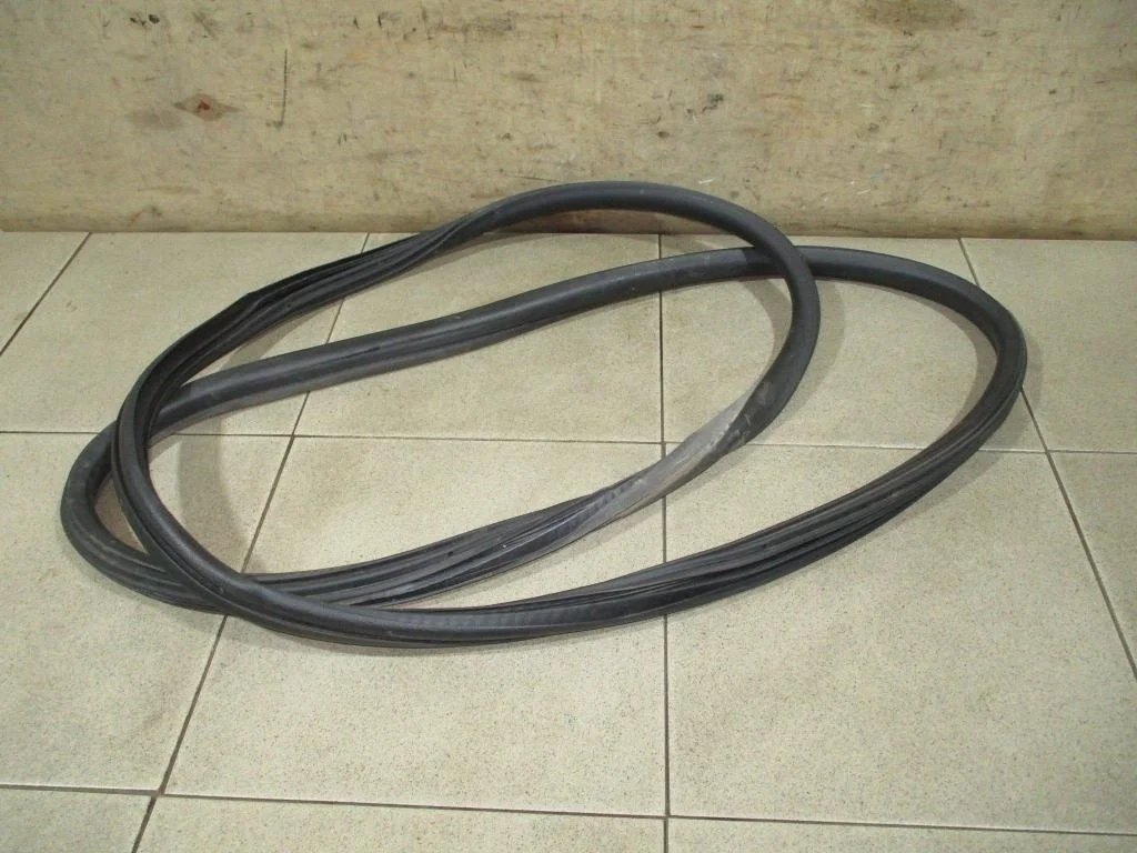 Уплотнитель двери Citroen C4 2013 B7