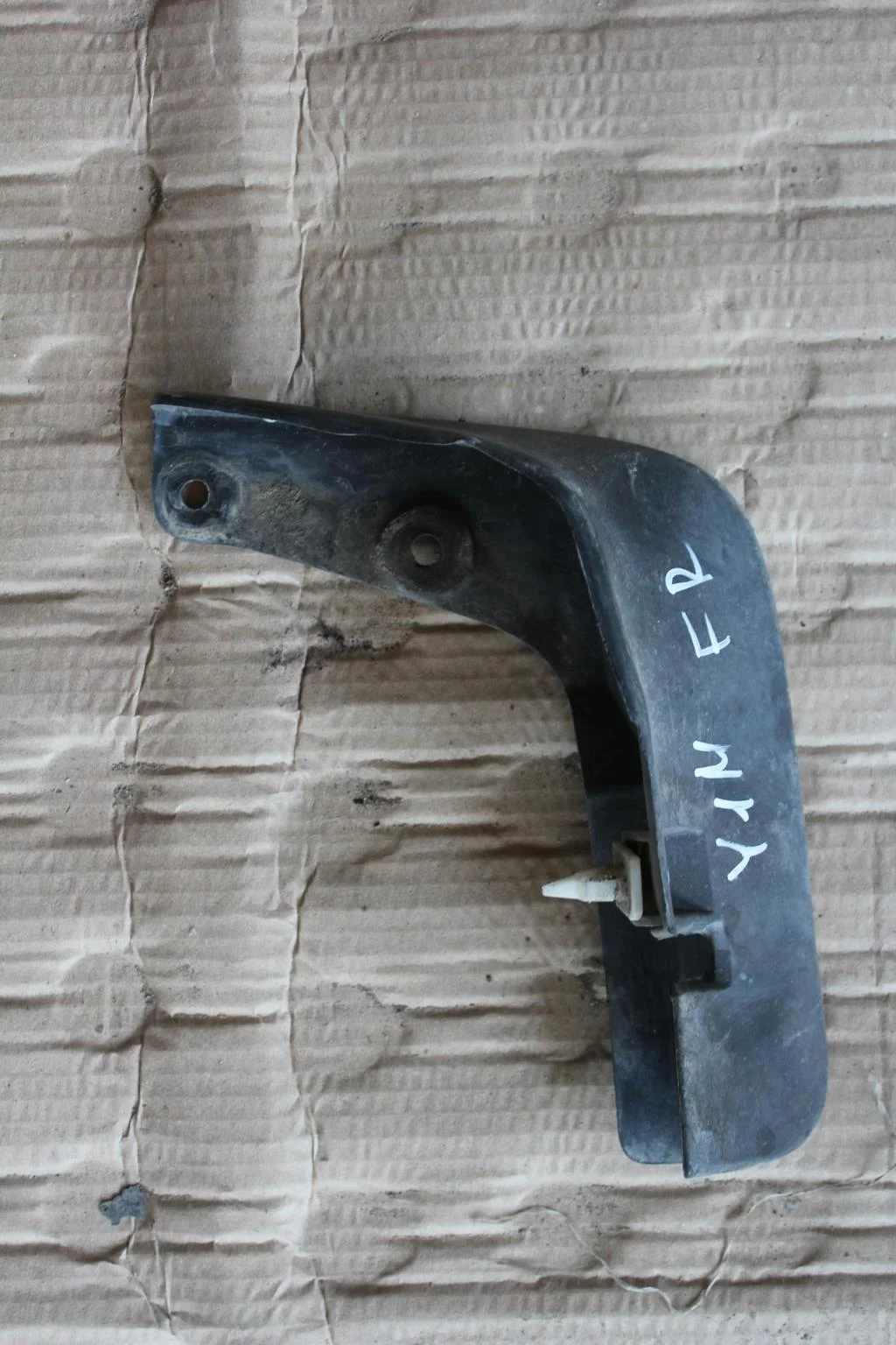 Б.у. брызговик MITSUBISHI LANCER CY1A MITSUBISHI LANCER CY1A