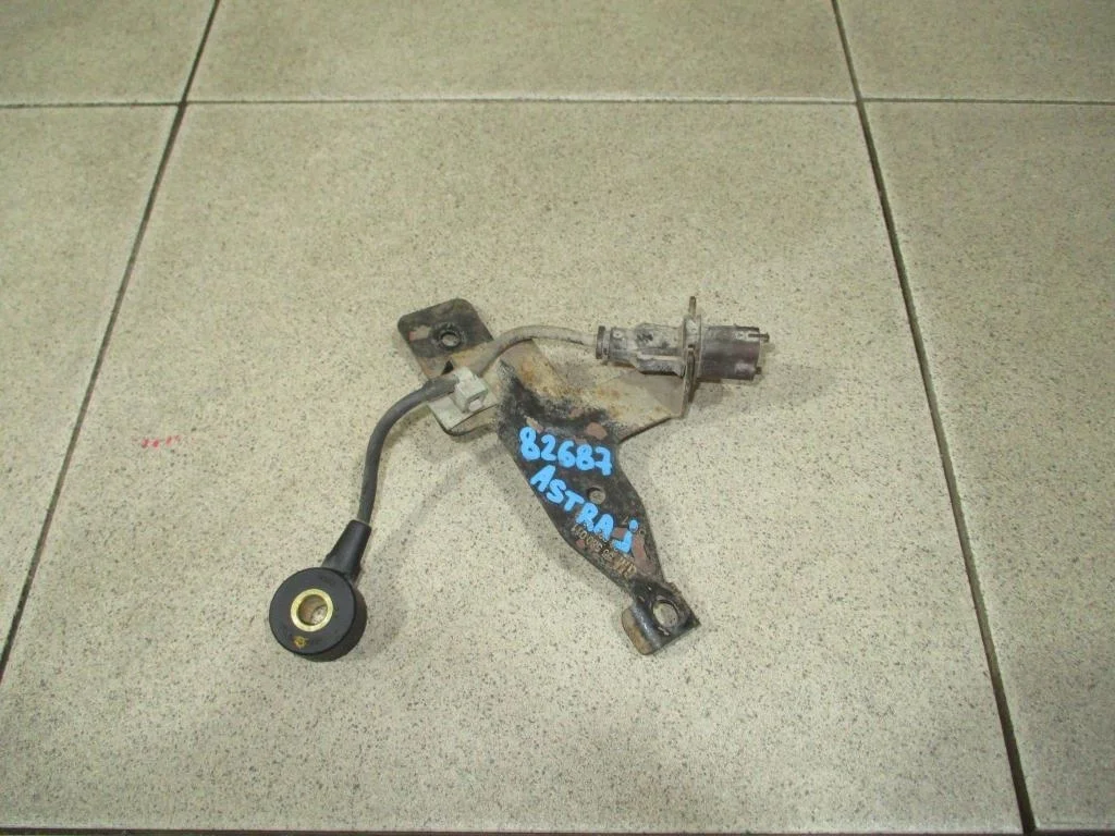Датчик детонации Opel Astra J