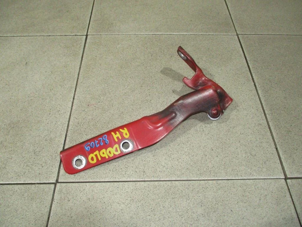 Петля капота правая Fiat Doblo 2008 223