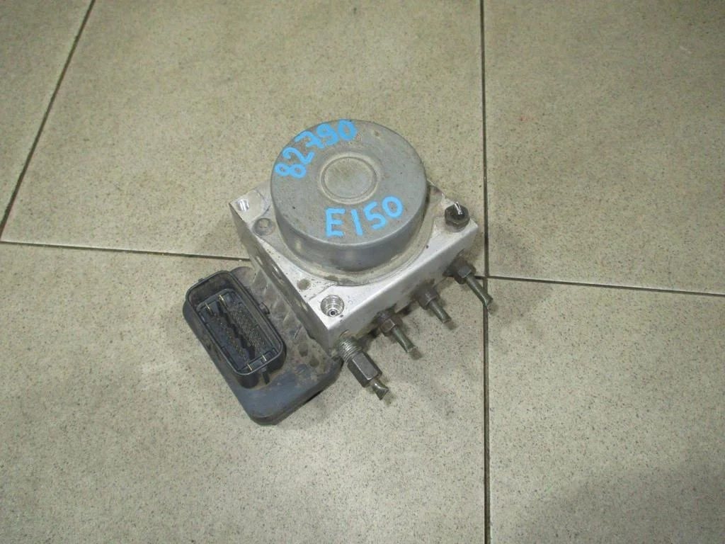 Блок abs Toyota Corolla 2010 E150