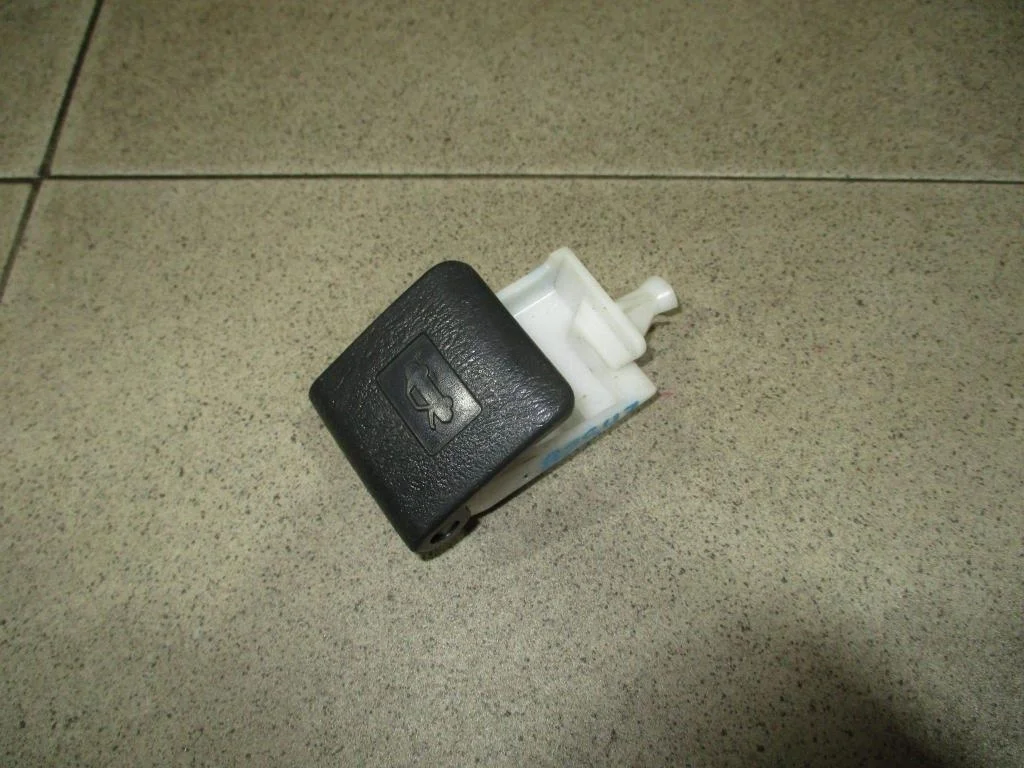 Ручка открывания капота Toyota Corolla E150