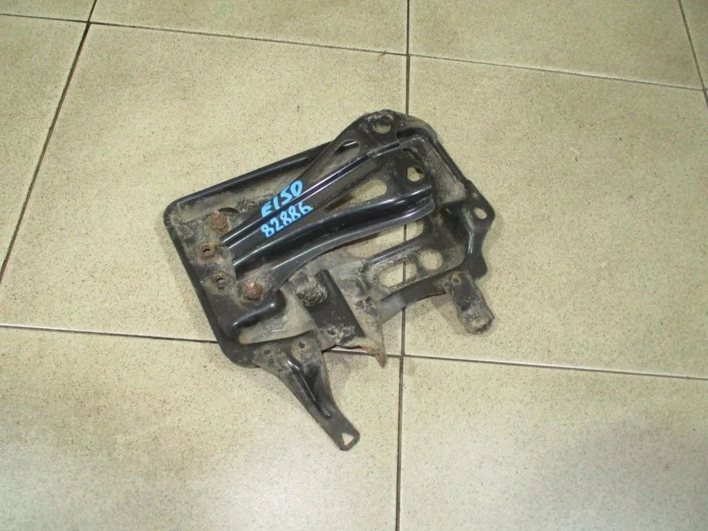 Крепление акб Toyota Corolla 2010 E150