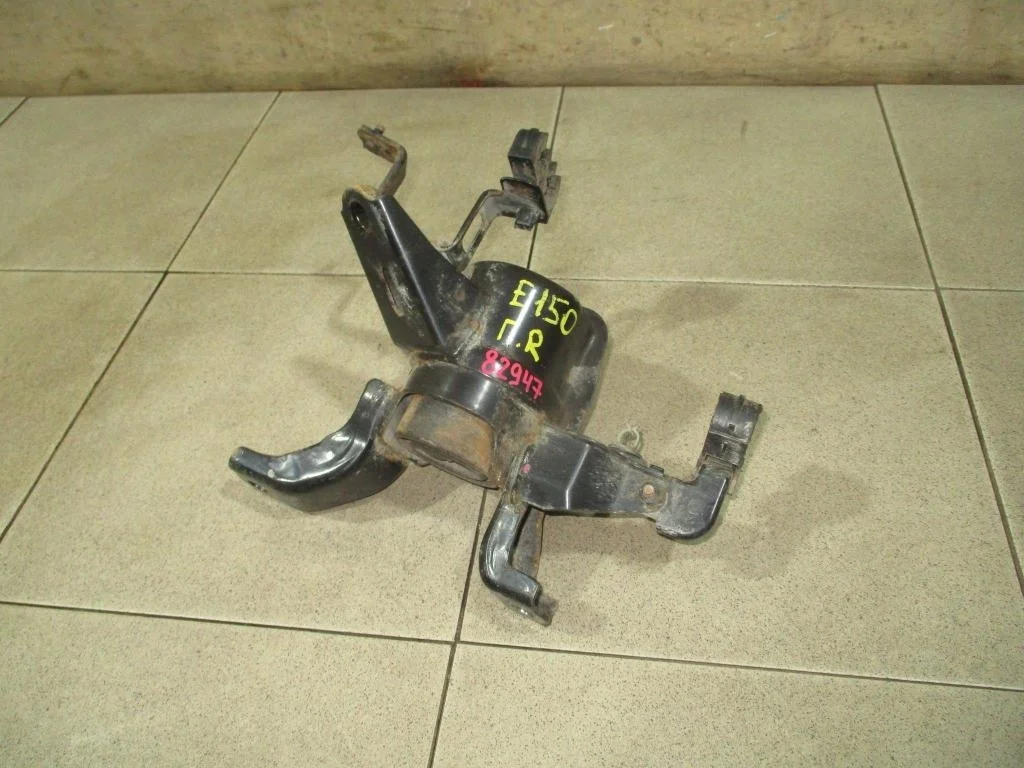 Опора двигателя правая Toyota Corolla 2010 E150