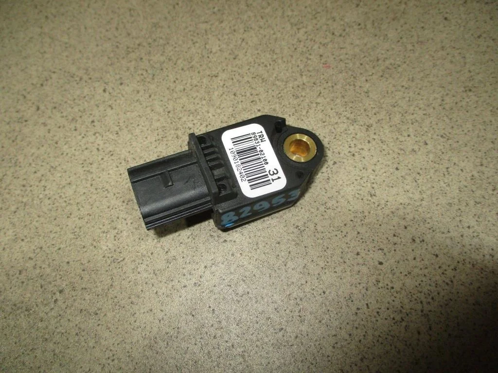Датчик air bag Toyota Corolla 2010 E150