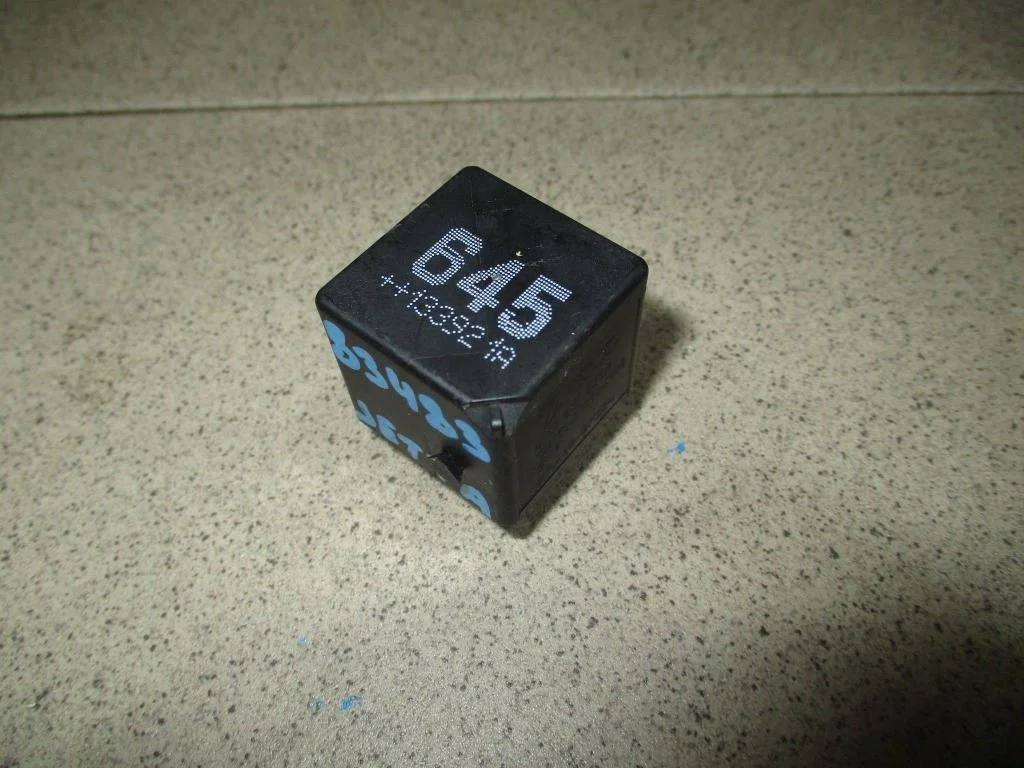 Реле Volkswagen Jetta 2013 A6