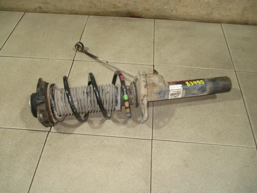 Амортизатор передний Volkswagen Jetta 2013 A6