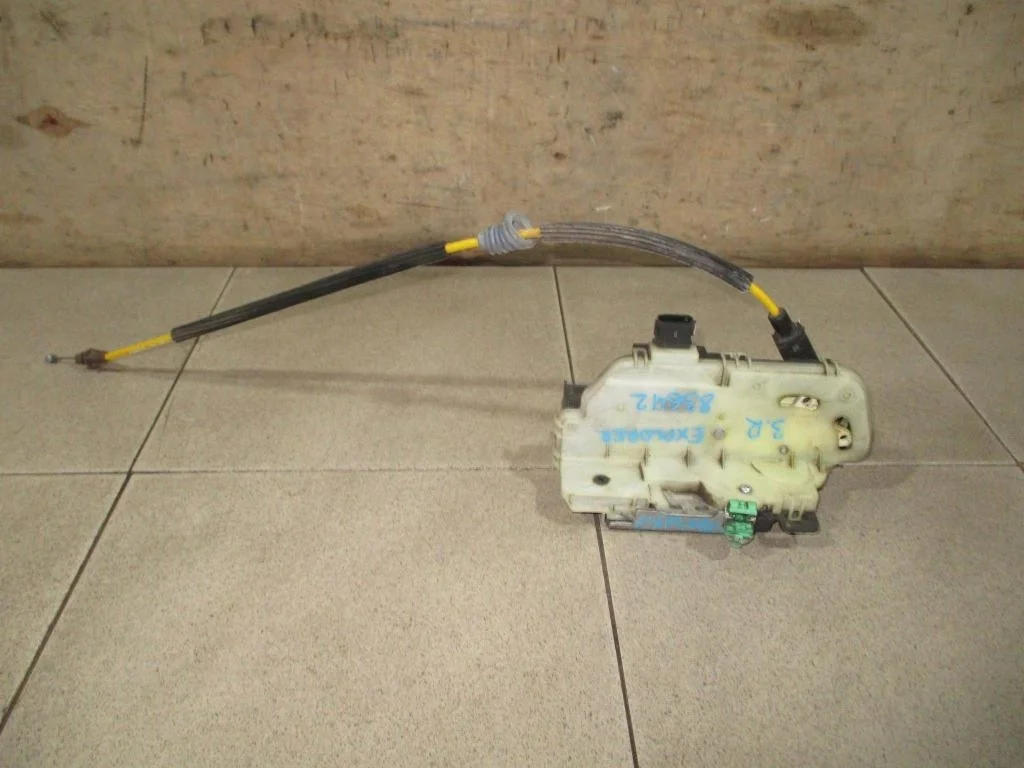 Замок двери задней правой Ford Explorer 2013 U502