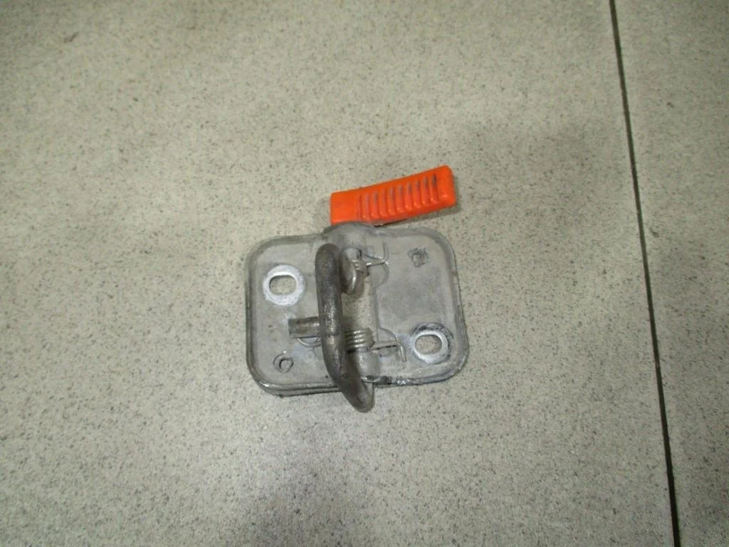 Крючок капота Volkswagen Jetta 2013 A6