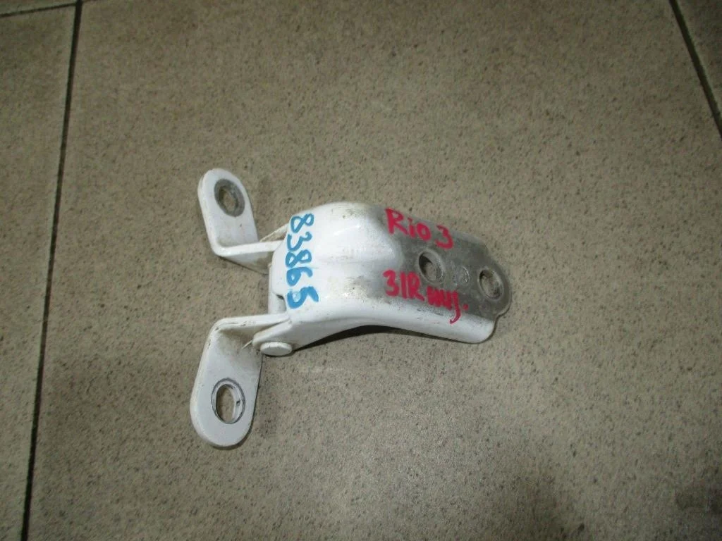 Петля двери задней правой нижняя Kia RIO 3 UB, QB
