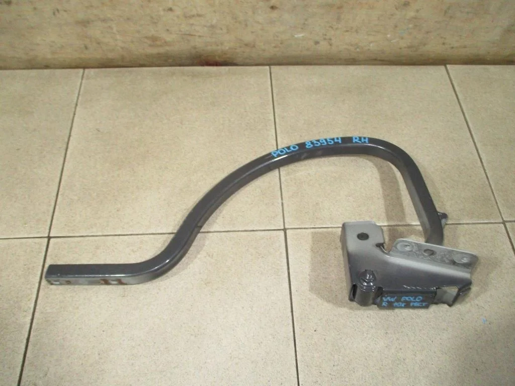 Петля крышки багажника Volkswagen Polo 5