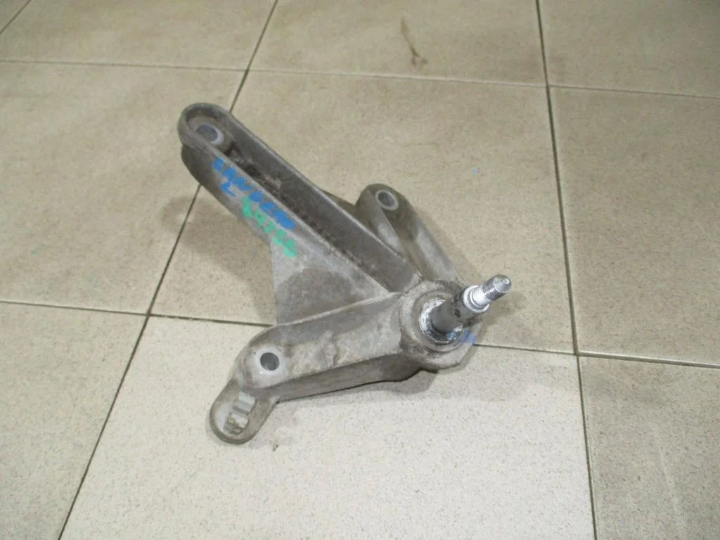 Кронштейн кпп левый Renault Sandero Stepway 1 2013 BS