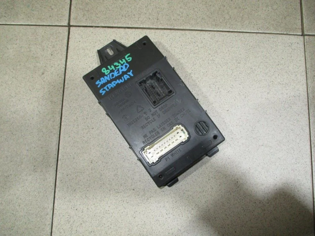 Блок комфорта Renault Sandero Stepway 1 2013 BS