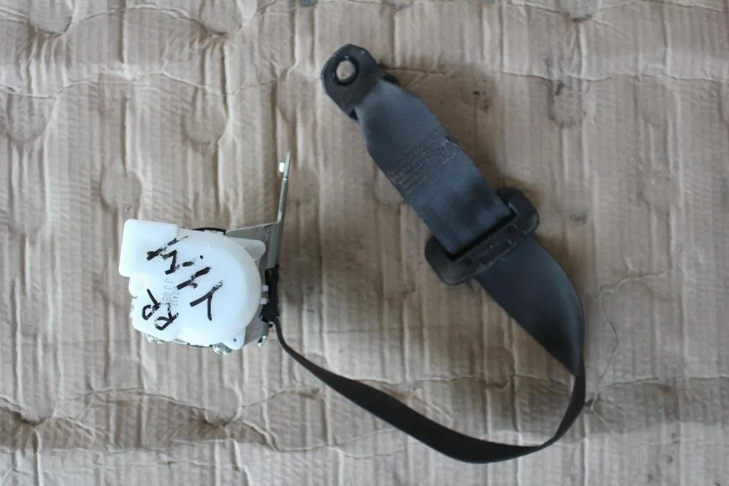 Б.у. ремень безопасности MITSUBISHI LANCER CY1A MITSUBISHI LANCER CY1A