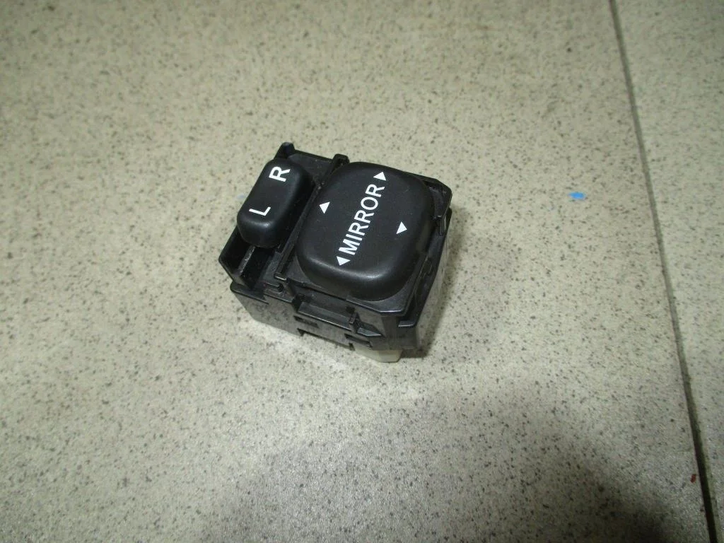Переключатель регулировки зеркала Toyota Corolla E150