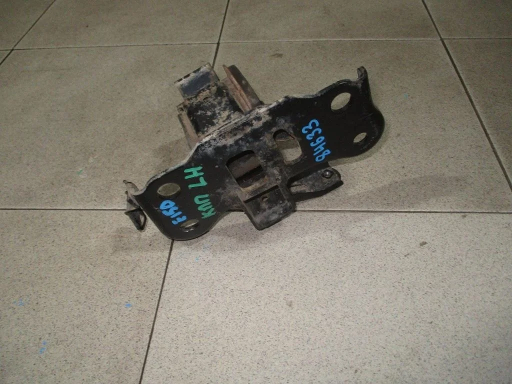 Опора кпп левая Toyota Corolla E150