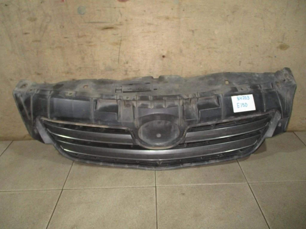 Решетка радиатора Toyota Corolla E150
