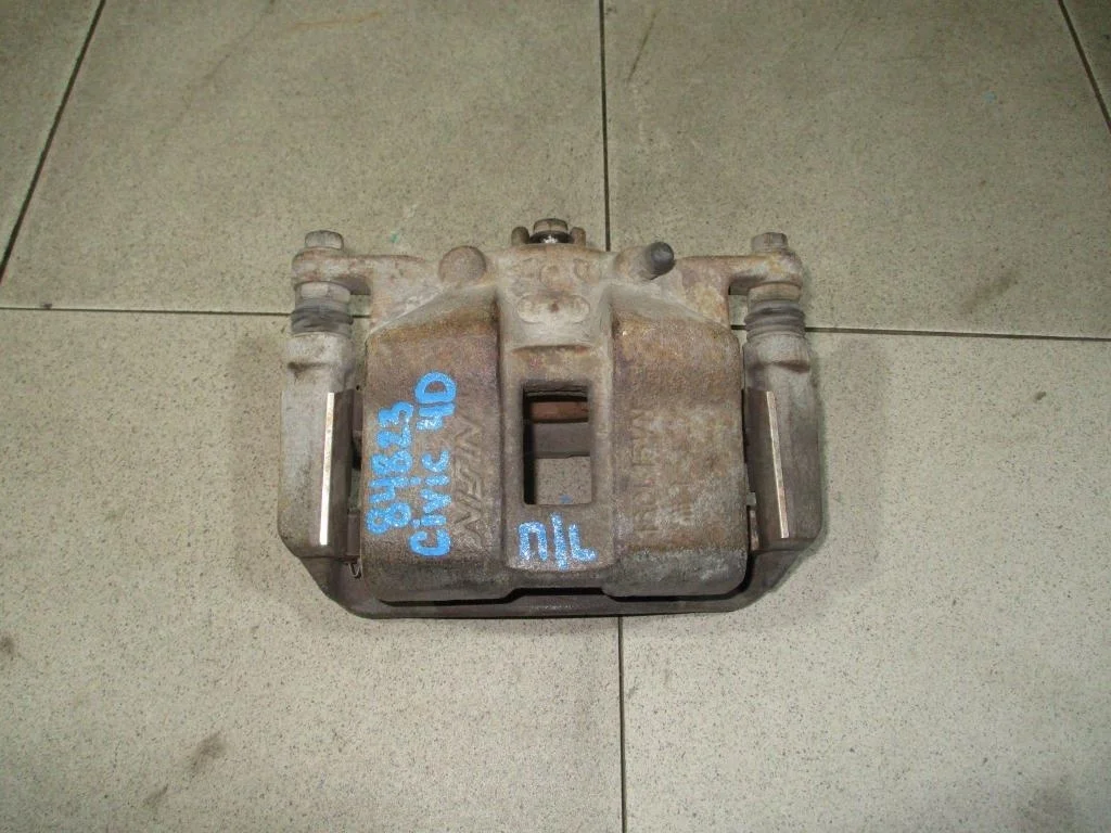 Суппорт передний левый Honda Civic 4D 2007 FD