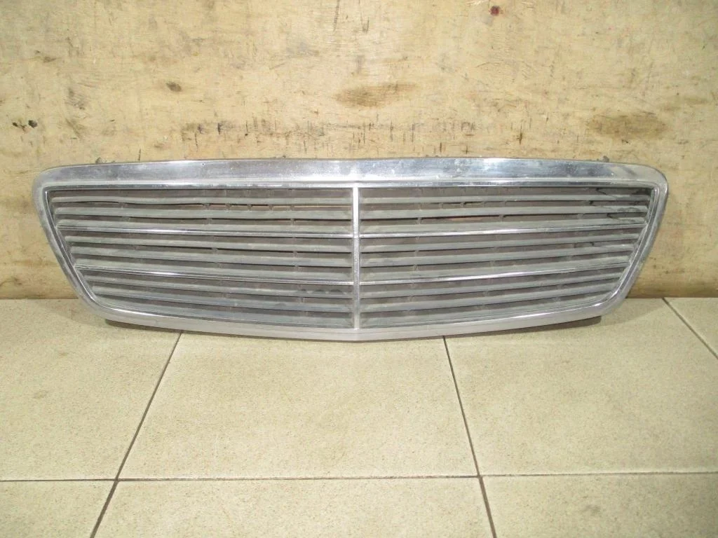 Решетка радиатора Mercedes-Benz -Class W203
