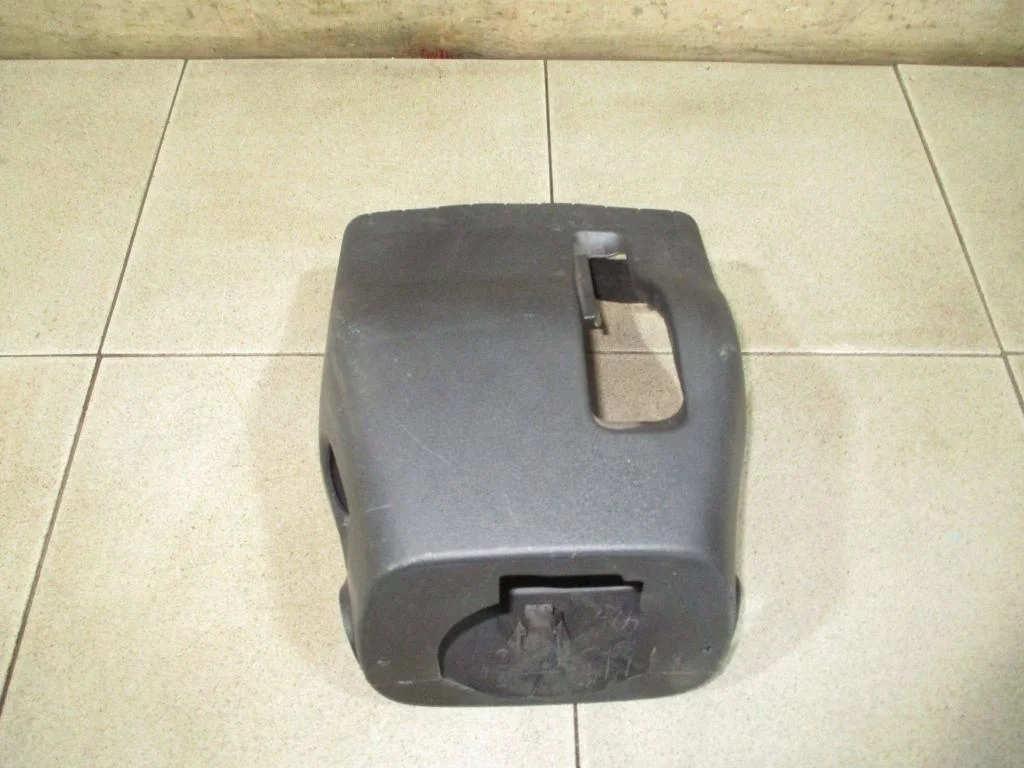 Кожух рулевой колонки Toyota Corolla E150