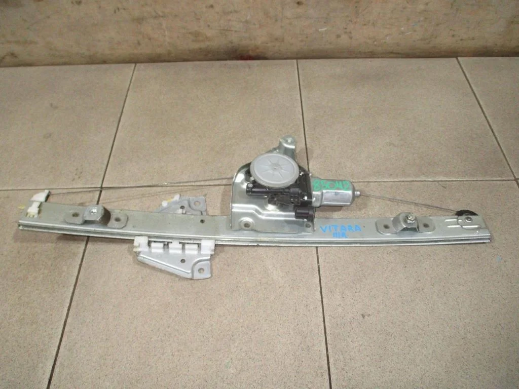 Стеклоподъемник передний правый Suzuki Grand Vitara 2007 JT