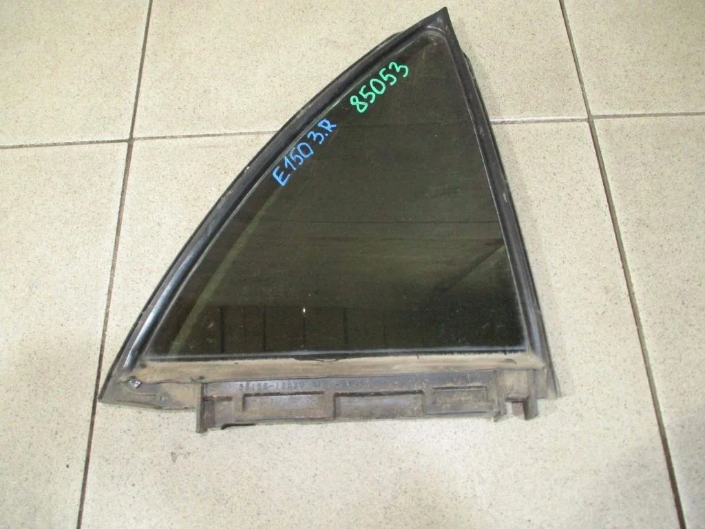 Стекло двери задней правой форточка Toyota Corolla E150