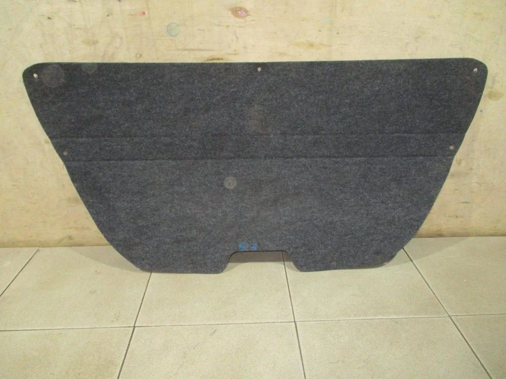 Обшивка крышки багажника Toyota Corolla E150