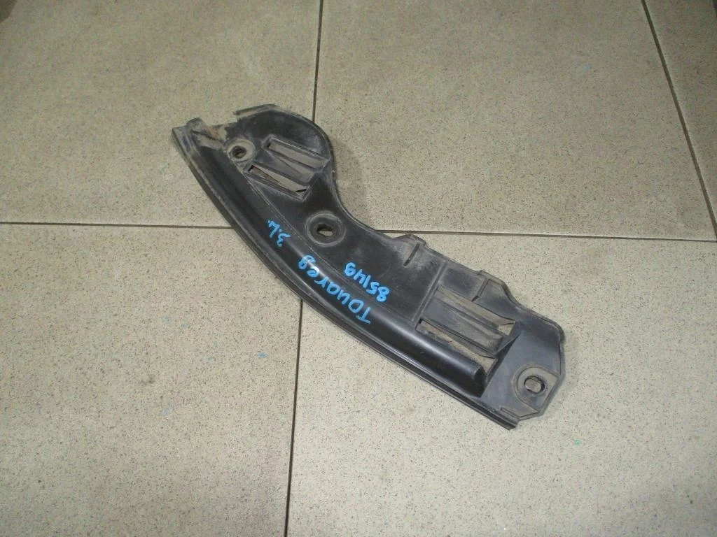 Кронштейн заднего бампера левый Volkswagen Touareg 1 GP