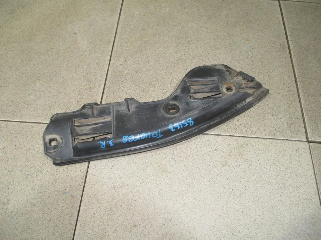 Кронштейн заднего бампера правый Volkswagen Touareg 1 GP