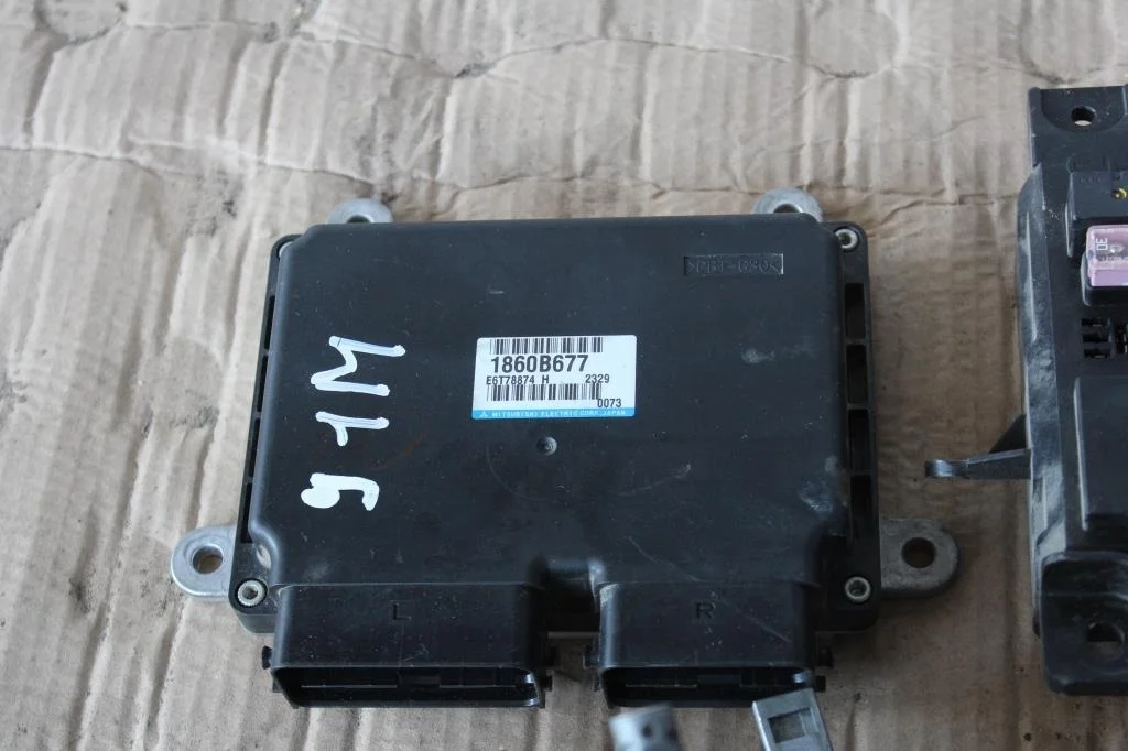 Б.у. блок управления двигателем MITSUBISHI LANCER CY1A MITSUBISHI LANCER CY1A