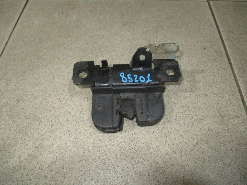 Замок багажника Volkswagen Touareg 1 GP