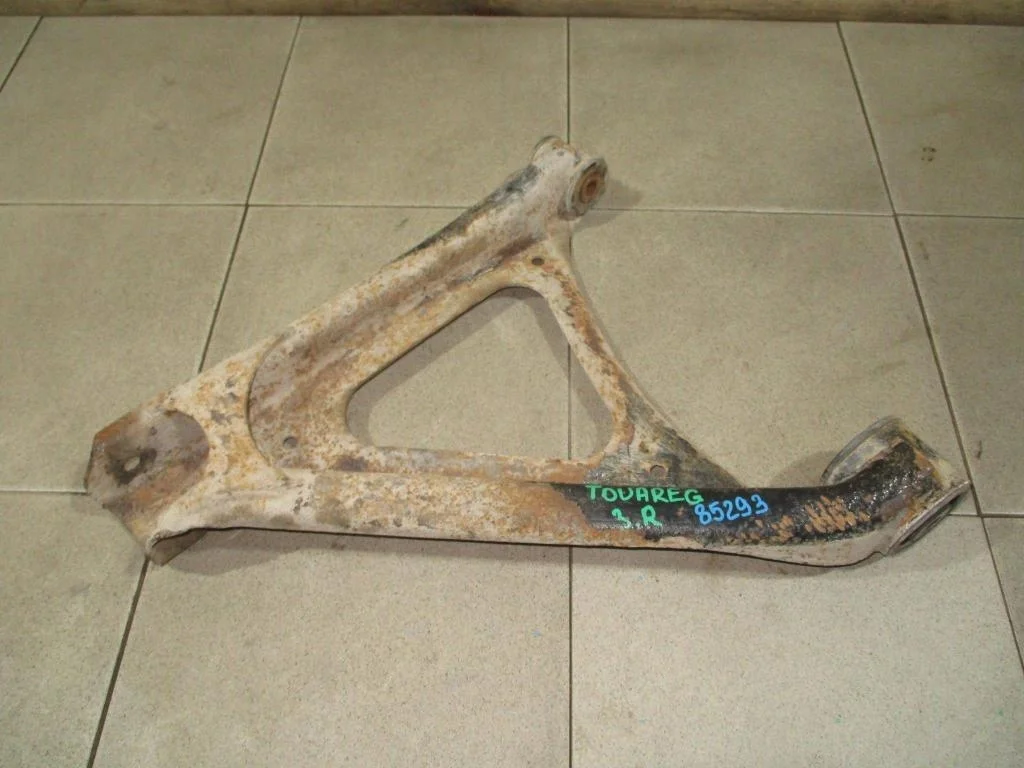 Рычаг задний нижний правый Volkswagen Touareg 1 GP