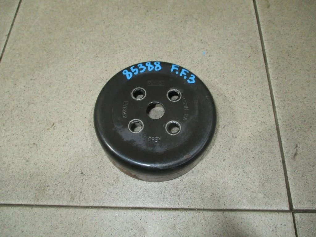 Шкив помпы Ford Focus 3