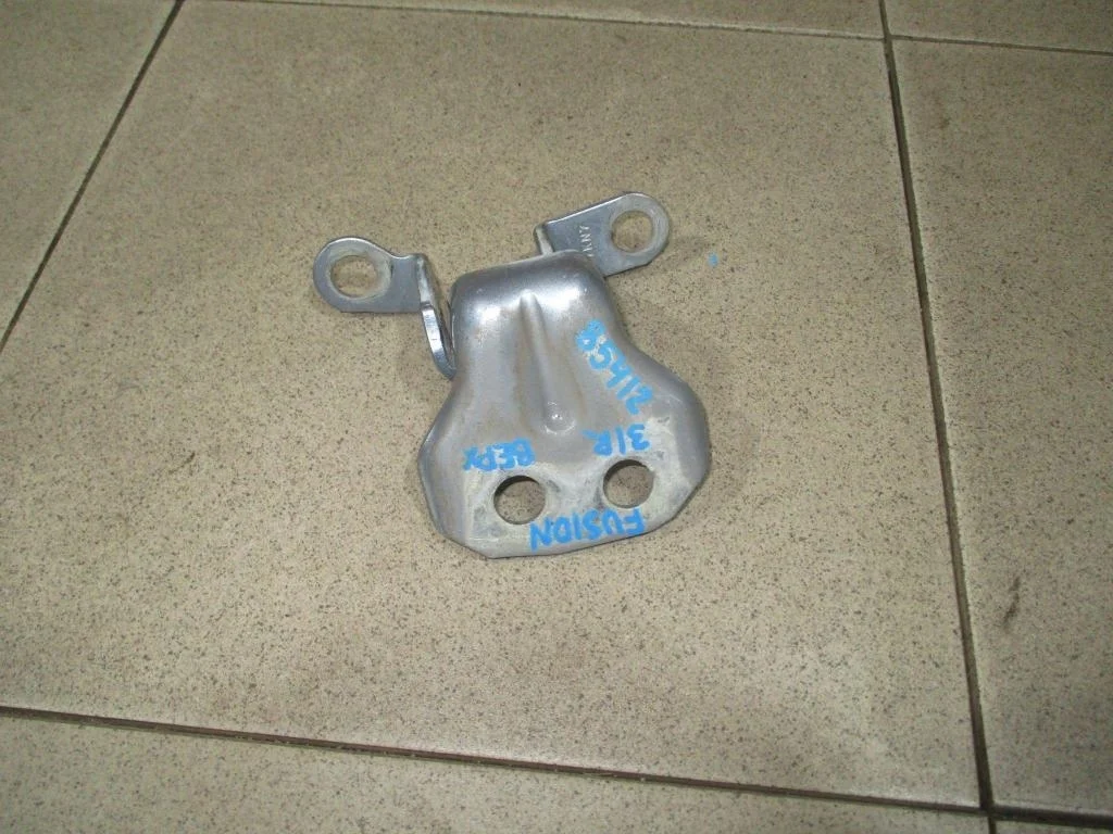 Петля двери задней правой верхняя Ford Fusion CBK