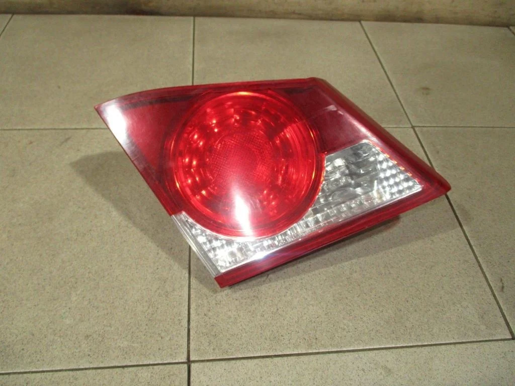 Фонарь задний внутренний левый Honda Civic 4D 2007 FD
