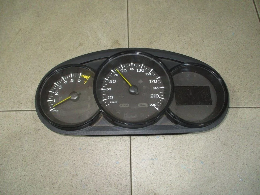 Панель приборов Renault Fluence