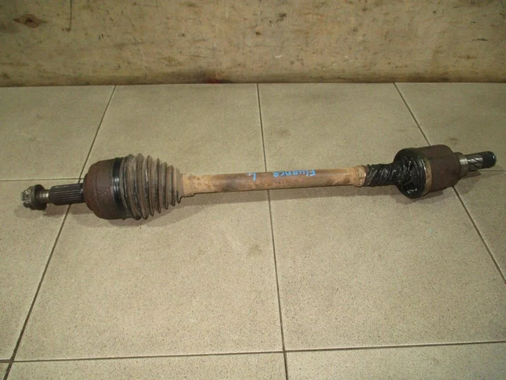 Полуось передняя левая Renault Fluence