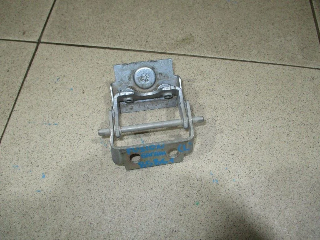 Петля двери багажника Ford Fusion CBK