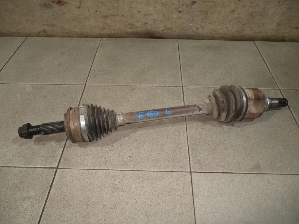 Полуось передняя левая Toyota Corolla E150