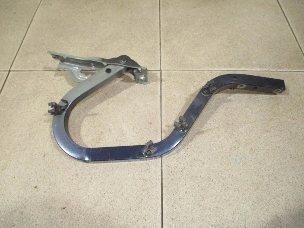 Петля крышки багажника Honda Civic 4D 2007 FD